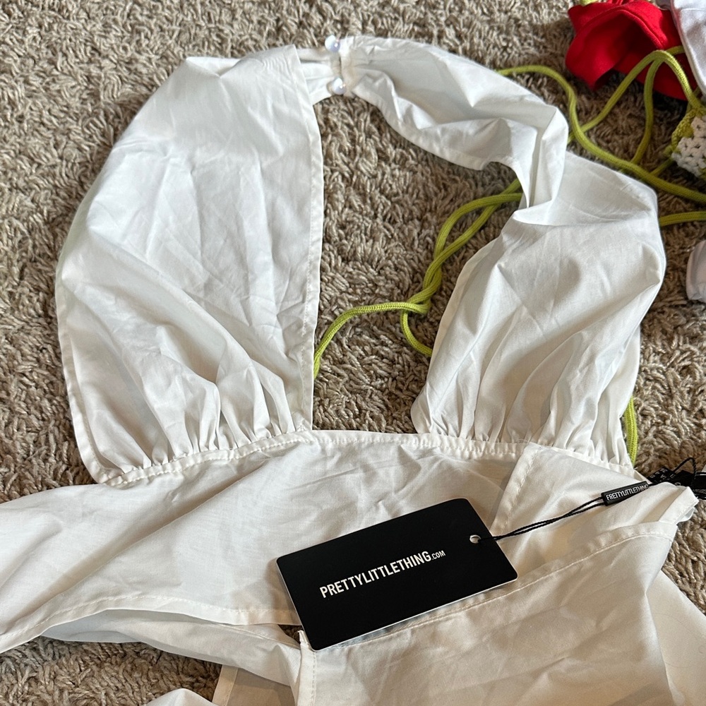 PrettyLittleThing Ivory Halter Neck Blouse small crop top